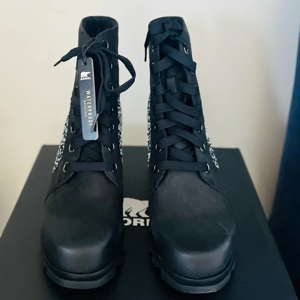SOREL Joan of Arctic Waterproof Wedge III Lexie Lace-Up Bootie, Black,‎ 9.5, NWT